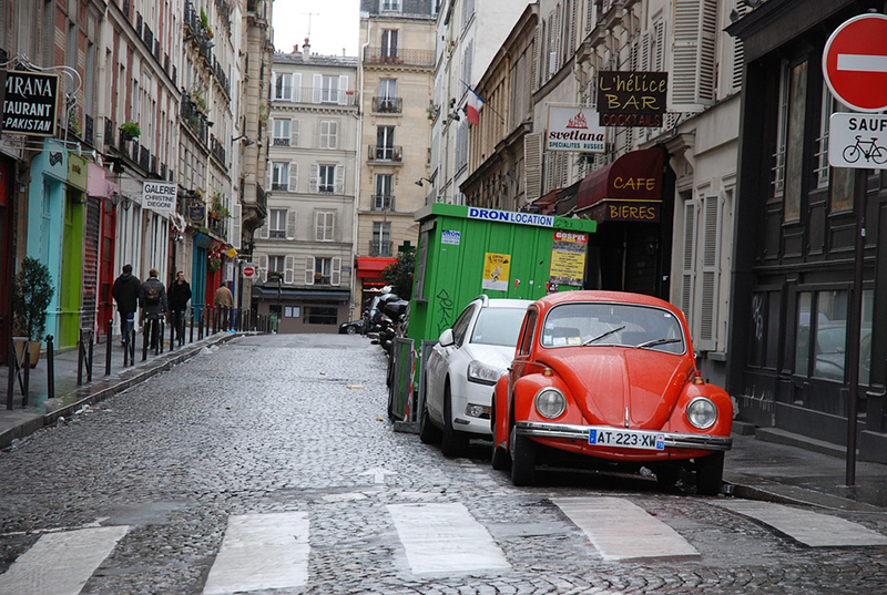 Carros estacionados Paris 