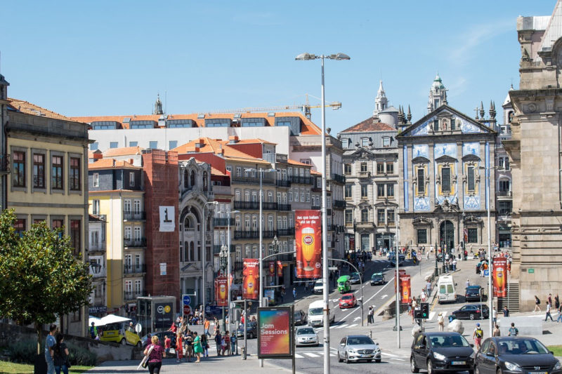 Aluguel de carro em Portugal: paga para estacionar?