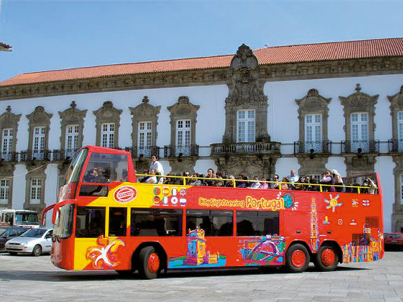 Ônibus turístico em Porto